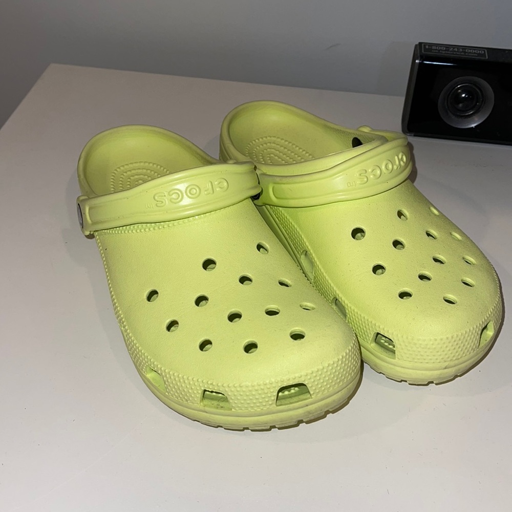 Crocs size 9